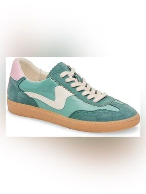 Dolce Vita notice sneakers